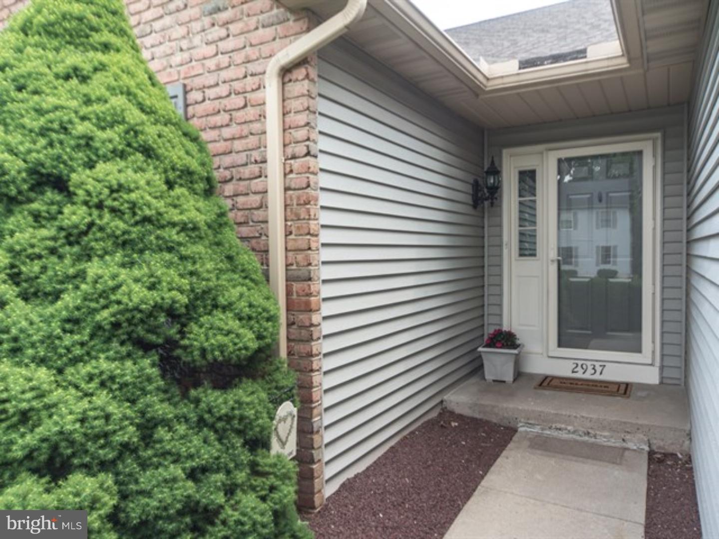 2937 Linda Lane Sinking Spring, PA 19608 - Photo 3 of 25 Gallery Image 3