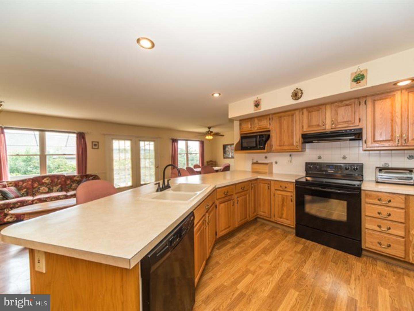 2937 Linda Lane Sinking Spring, PA 19608 - Photo 7 of 25 Gallery Image 7