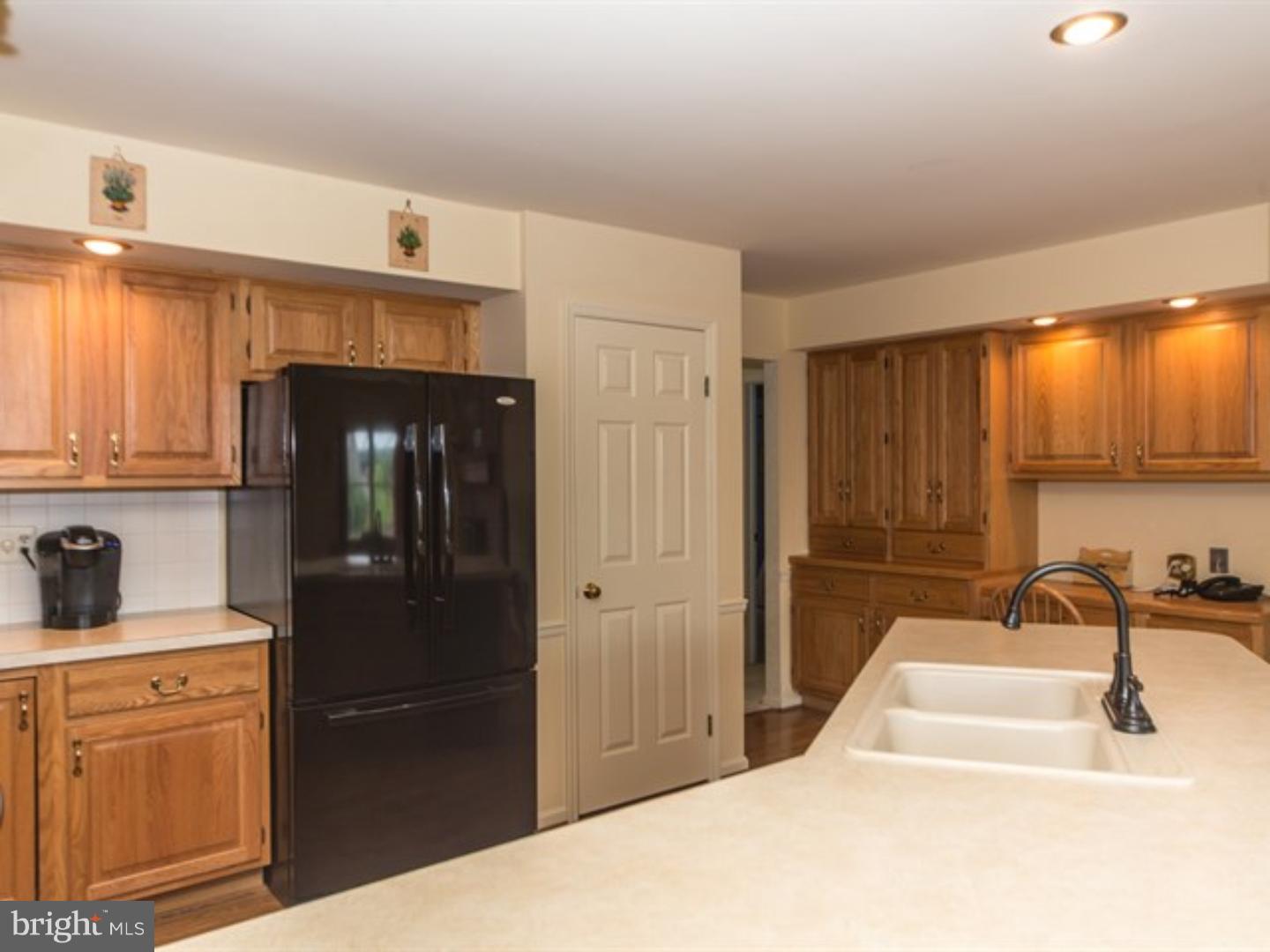 2937 Linda Lane Sinking Spring, PA 19608 - Photo 8 of 25 Gallery Image 8