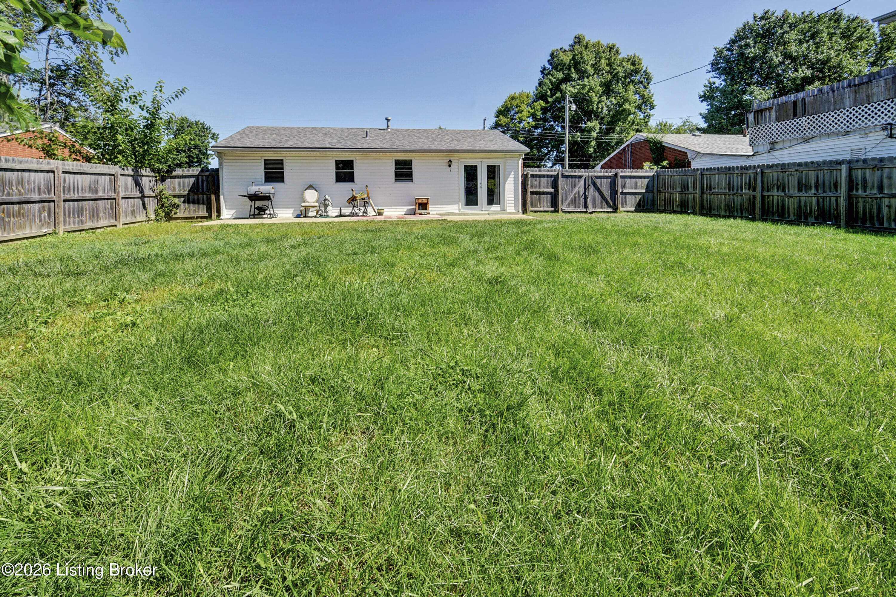 323 Meadowood Road Louisville, KY 40229 - Photo 23 of 25 _DSC8171_2_3_4_5