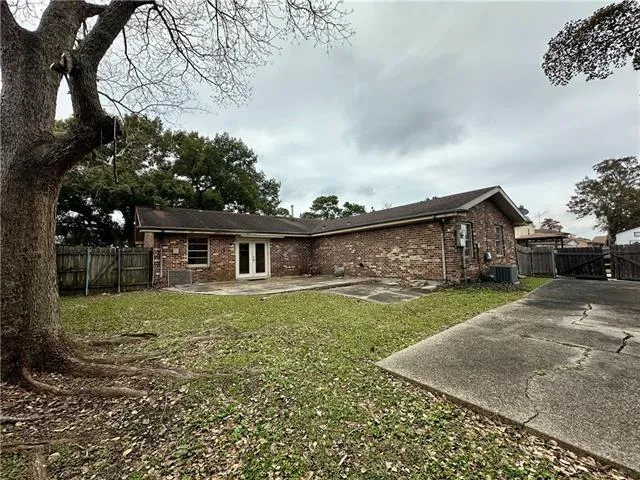 $1,900 | 501 Bellemeade Boulevard, Gretna, LA 70056