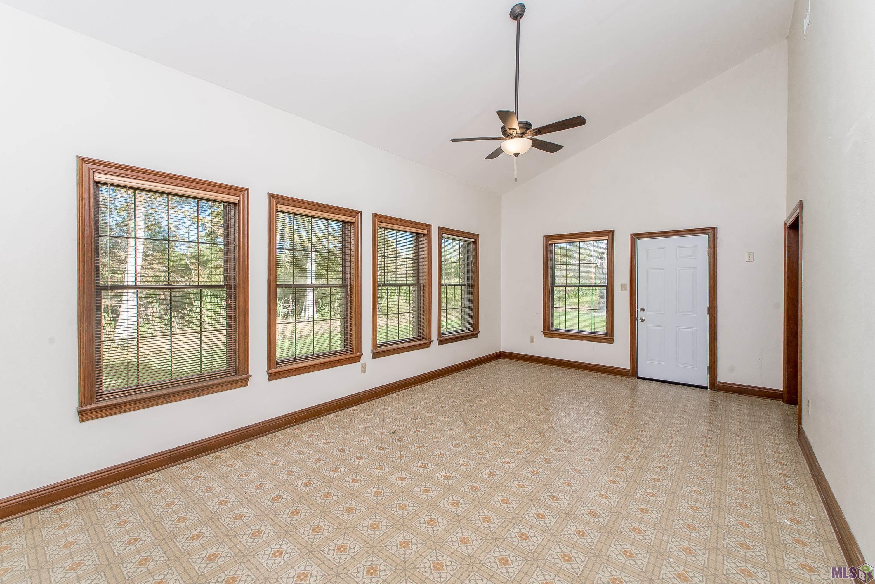 4381 Highway 306 Des Allemands, LA 70030 - Photo 9 of 22