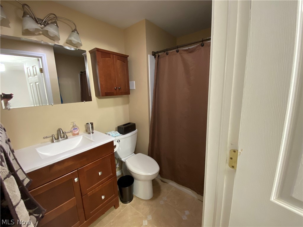 3577 Shannon Road Cleveland Heights, OH 44118 - Photo 26 of 32 Master Bathroom