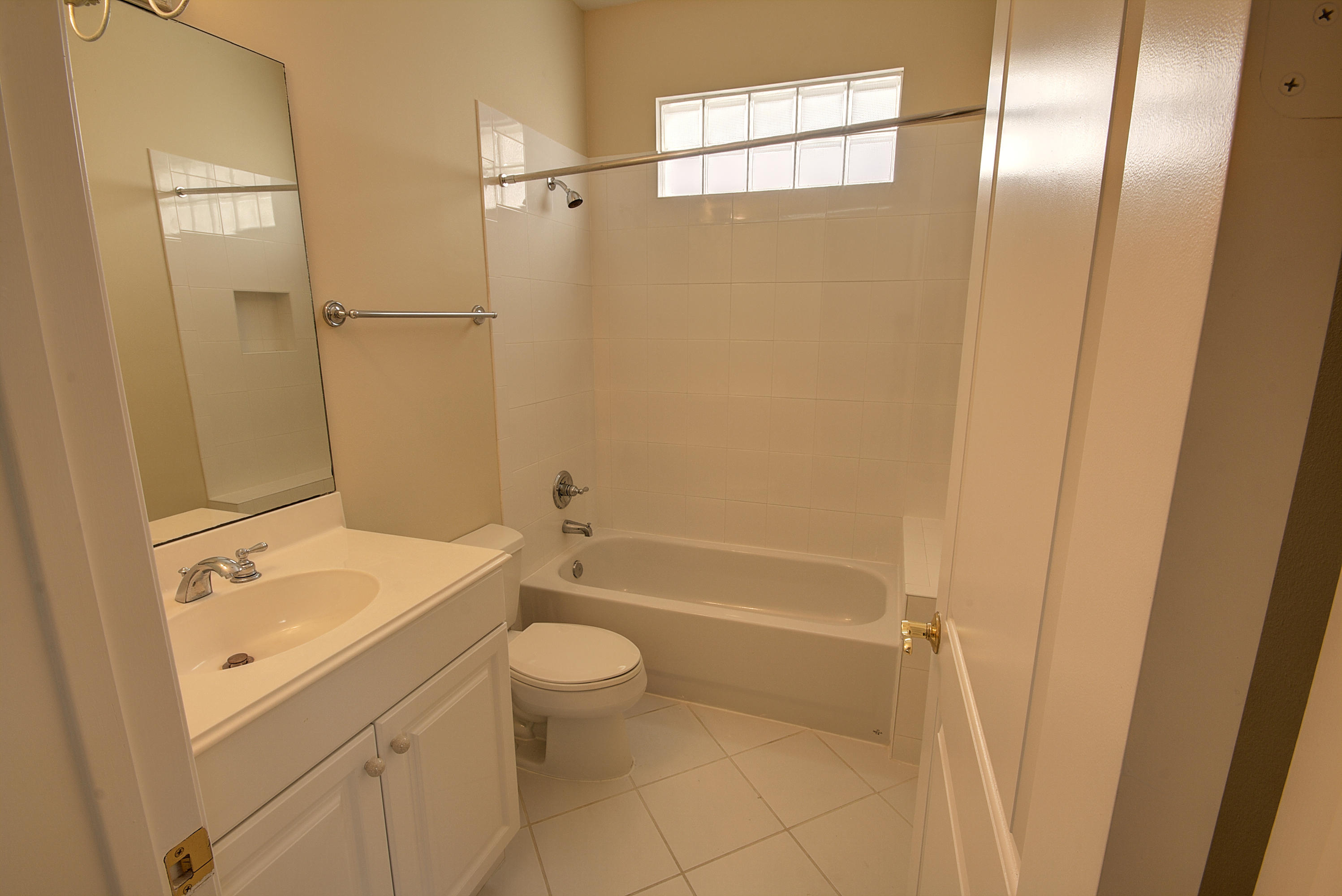 8042 Laurel Ridge Court Delray Beach, FL 33446 - Photo 19 of 28 Bathroom 2 1
