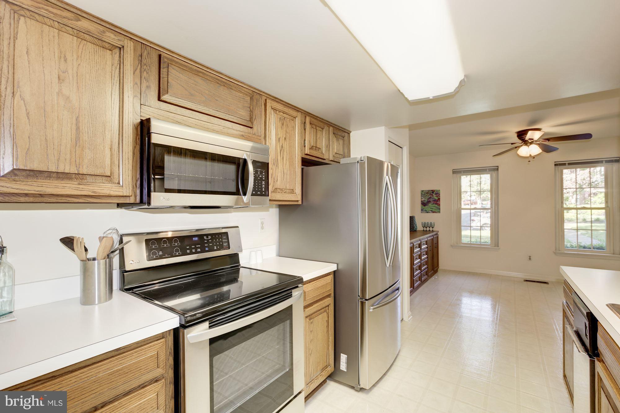 2245 Double Eagle Court Reston, VA 20191 - Photo 3 of 30 Kitchen
