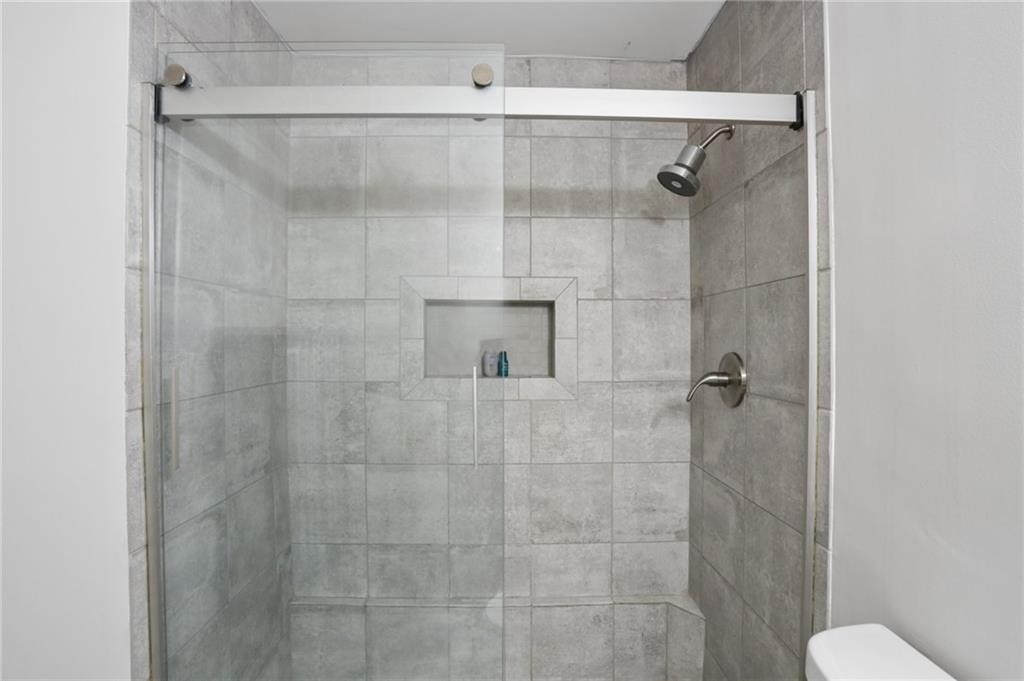 2901 Lenox Road Northeast, Unit 1005 Atlanta, GA 30324 - Photo 19 of 29 Gallery Image 19