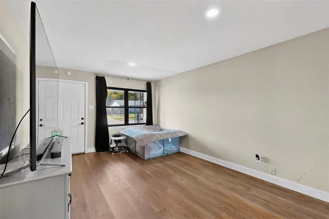 $240,000 | 1725 Emerald Drive, Grand Prairie, TX 75051