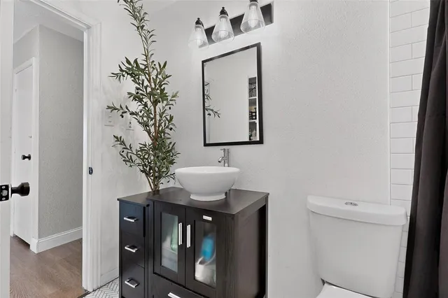 $240,000 | 1725 Emerald Drive, Grand Prairie, TX 75051