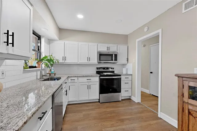 $240,000 | 1725 Emerald Drive, Grand Prairie, TX 75051