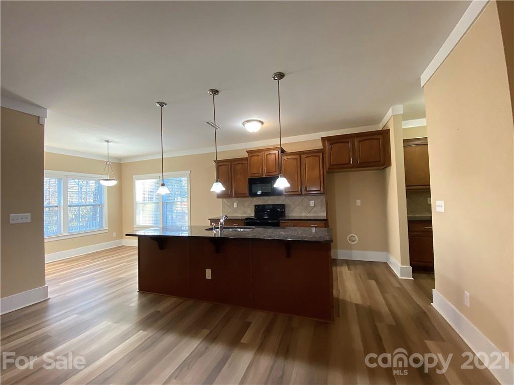 9806 Fernspray Road Charlotte, NC 28215 - Photo 5 of 18 Gallery Image 5