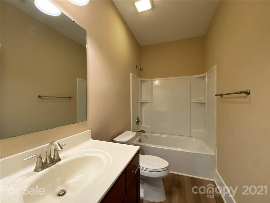 9806 Fernspray Road Charlotte, NC 28215 - Photo 7 of 18 Gallery Image 7