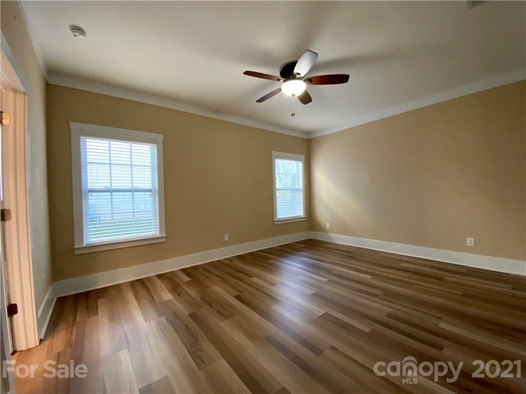 9806 Fernspray Road Charlotte, NC 28215 - Photo 10 of 18 Gallery Image 10