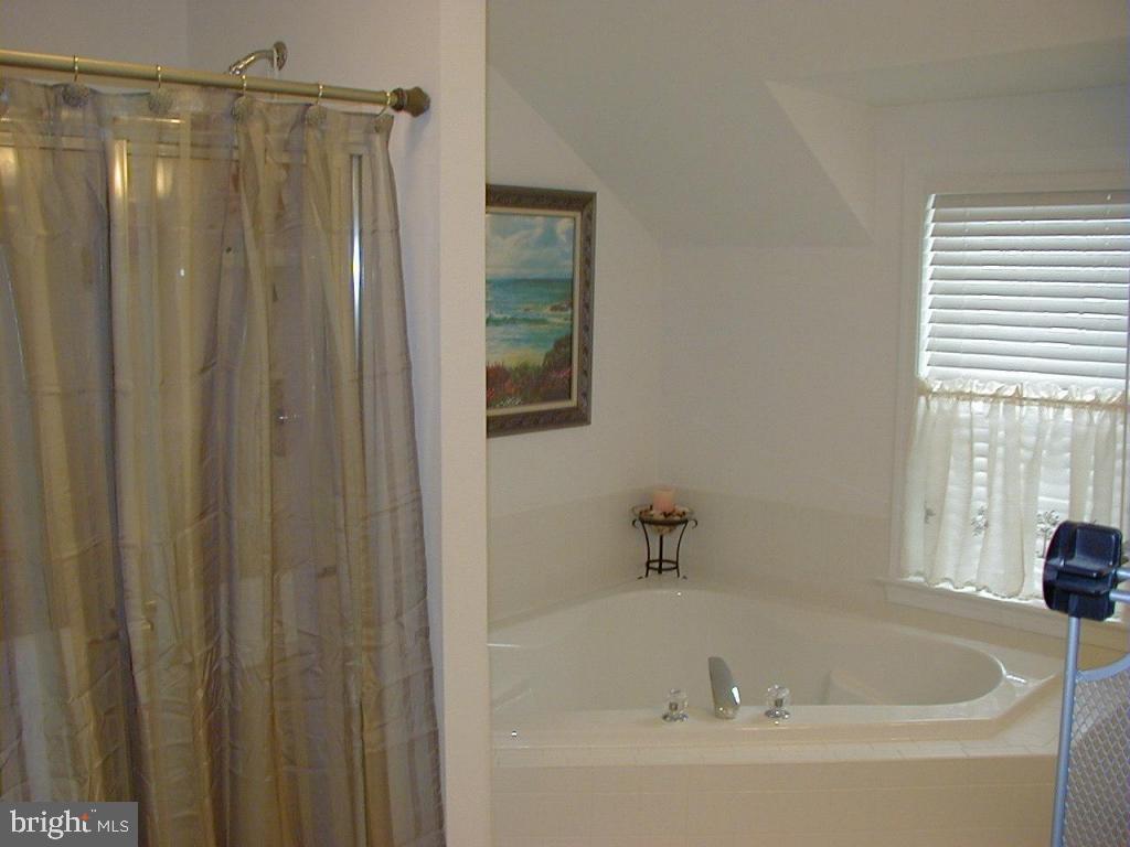 806 Sylvan Road Lancaster, PA 17601 - Photo 5 of 9 Gallery Image 5