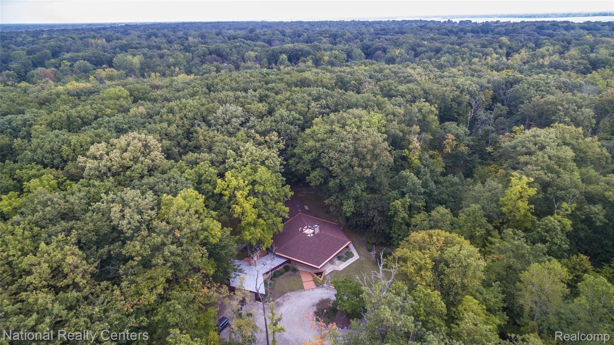 8730 Ferry Road Grosse Ile, MI 48138 - Photo 10 of 56 012217085309_57.jpg