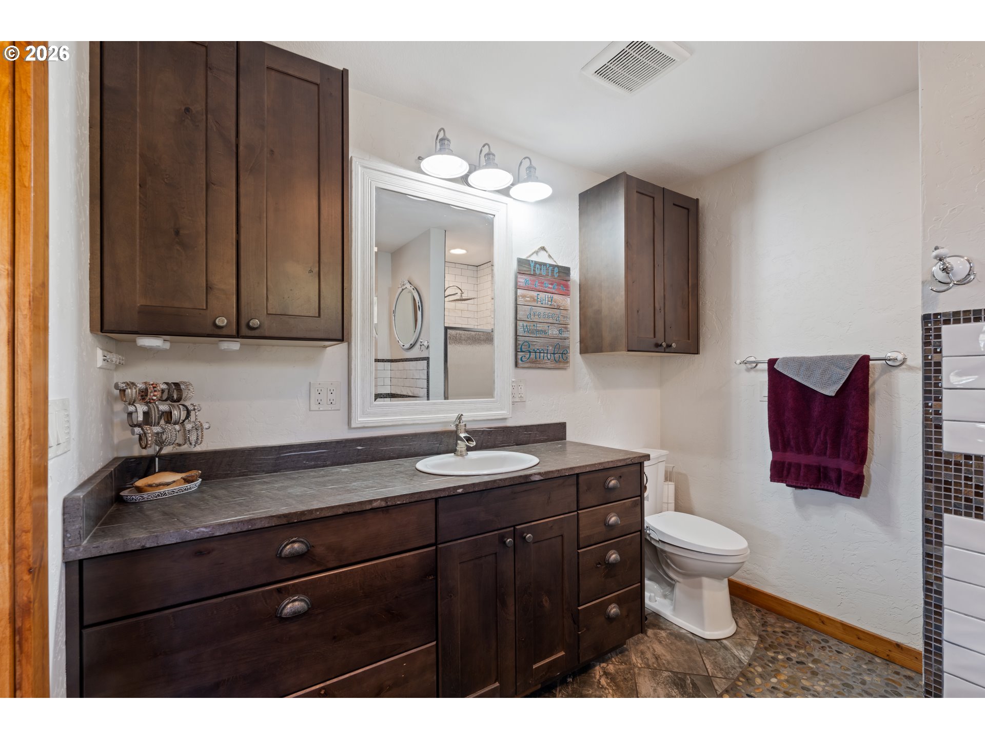 1717 Hood River Road Mosier, OR 97040 - Photo 15 of 47