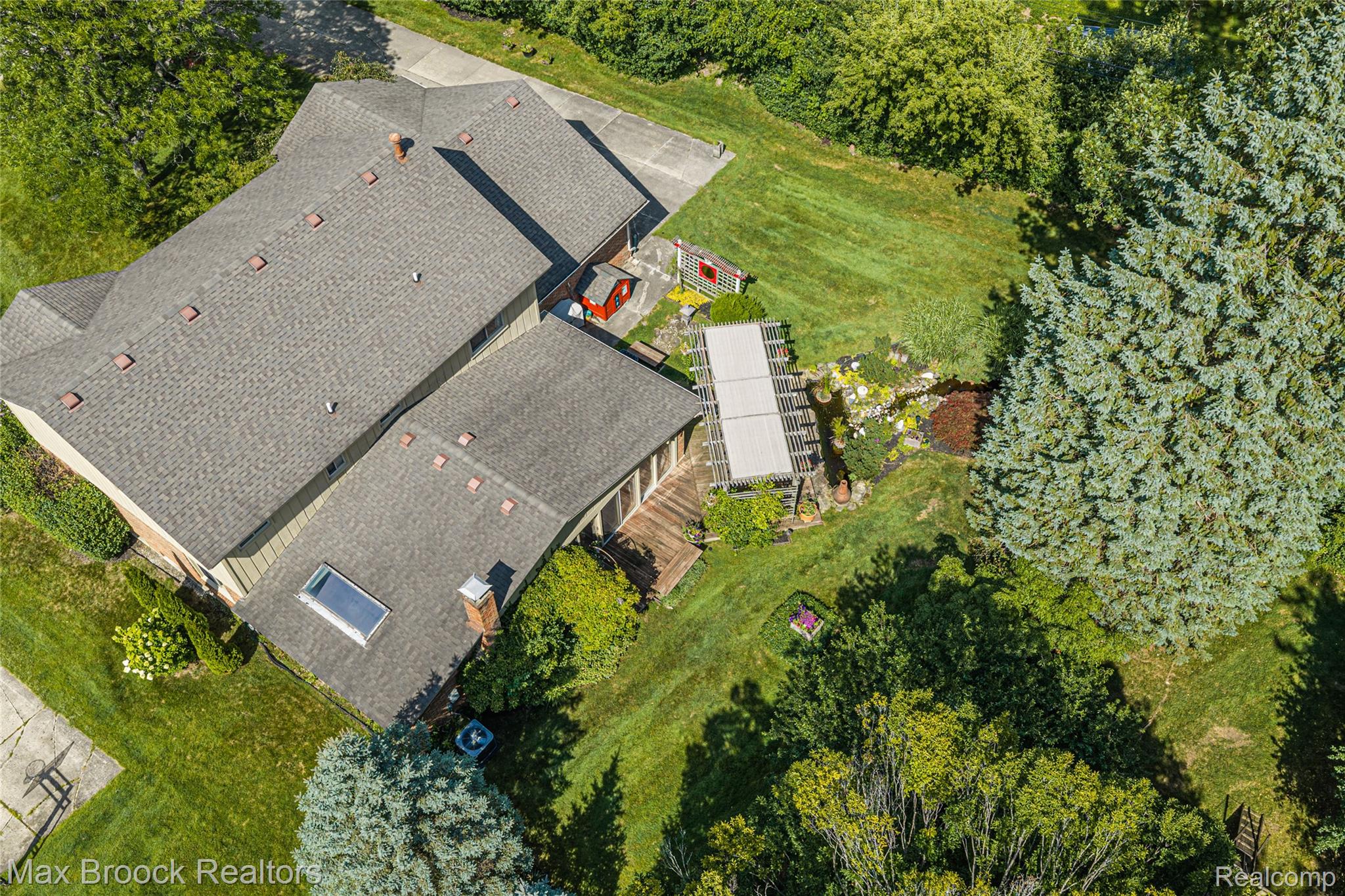 2801 Baltane Road West Bloomfield, MI 48323 - Photo 31 of 34 Overhead of Backyard