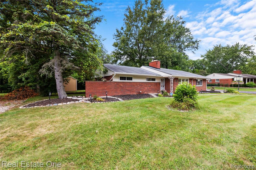 28257 New Castle Road Farmington Hills, MI 48331 - Photo 24 of 32
