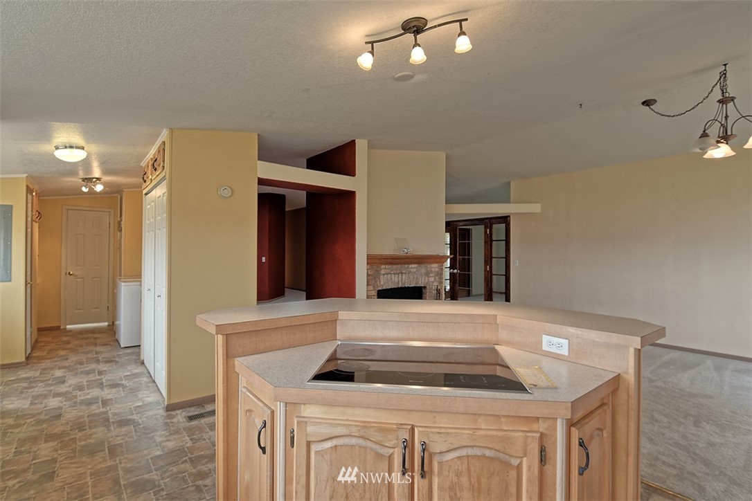 7725 Larimer Road Everett, WA 98208 - Photo 9 of 25 Gallery Image 9
