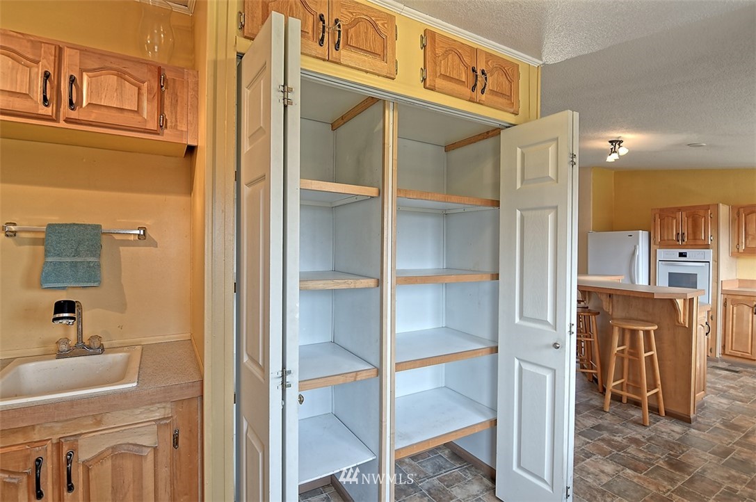 7725 Larimer Road Everett, WA 98208 - Photo 10 of 25 Gallery Image 10