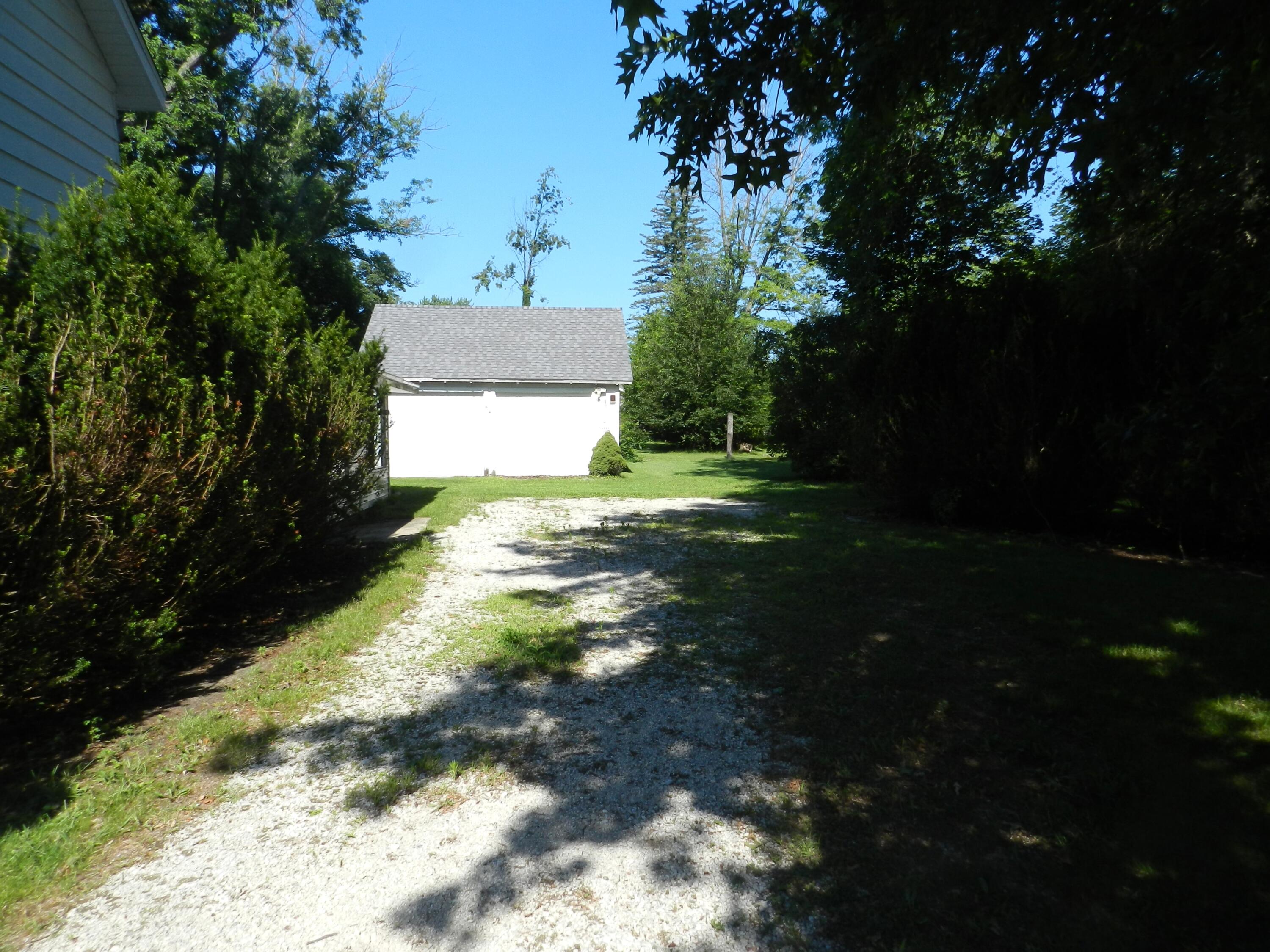 10344 Baldwin Road Bridgman, MI 49106 - Photo 2 of 21 DSCN0644