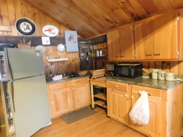 $215,000 | 31 Swan Lane, Dexter, ME 04930