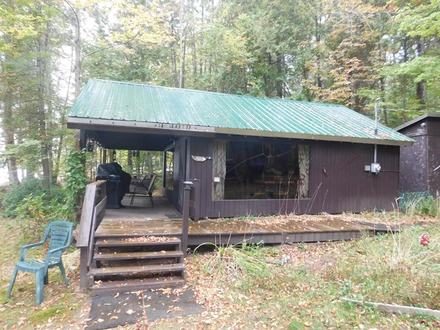 $215,000 | 31 Swan Lane, Dexter, ME 04930