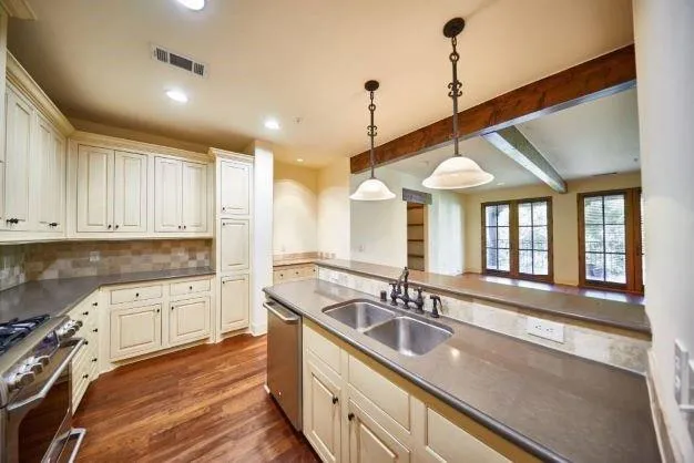 $4,050 | 2510 North Henderson Avenue, Unit 1, Dallas, TX 75206