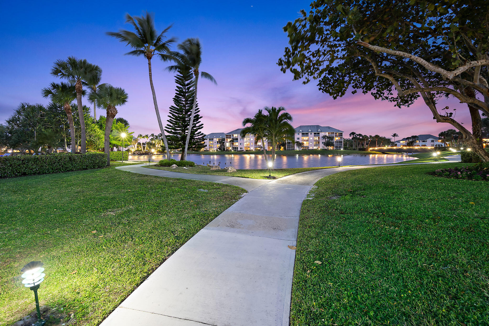 353 Highway 1, Unit C203 Jupiter, FL 33477 - Photo 41 of 50 019-JupiterBay-Jupiter-FL-small