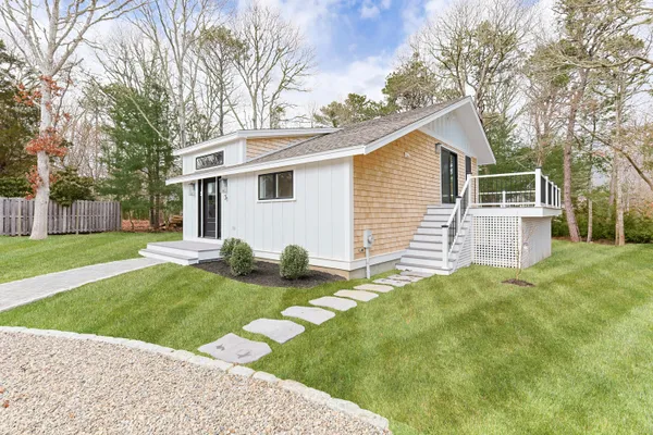 $1,399,000 | 31 Marway, Mashpee, MA 02649