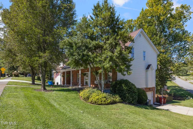 $662,400 | 209 Glen Oaks Drive, Gray, TN 37615