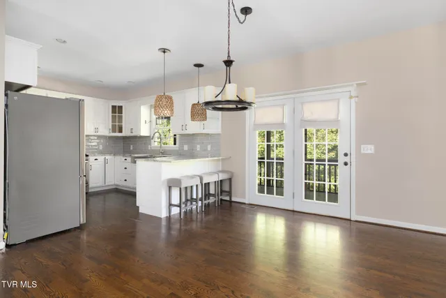 $662,400 | 209 Glen Oaks Drive, Gray, TN 37615