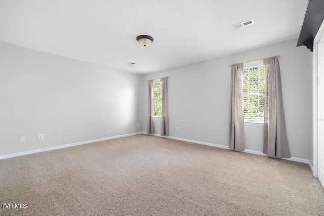 $662,400 | 209 Glen Oaks Drive, Gray, TN 37615