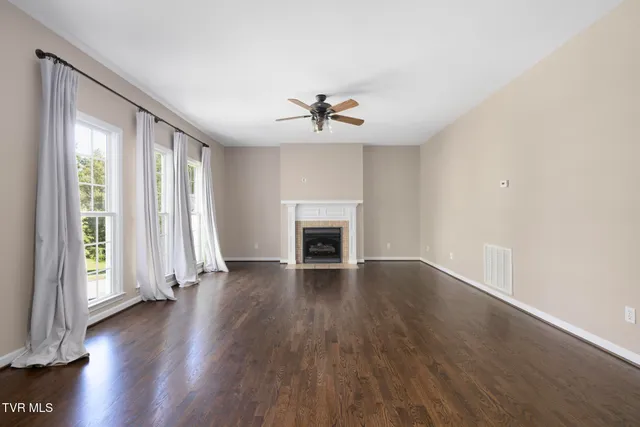 $662,400 | 209 Glen Oaks Drive, Gray, TN 37615