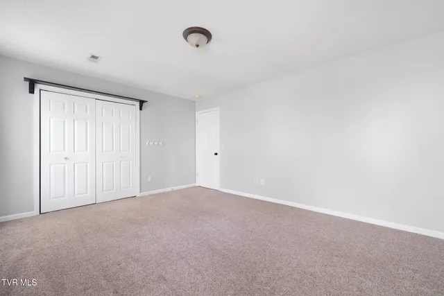 $662,400 | 209 Glen Oaks Drive, Gray, TN 37615