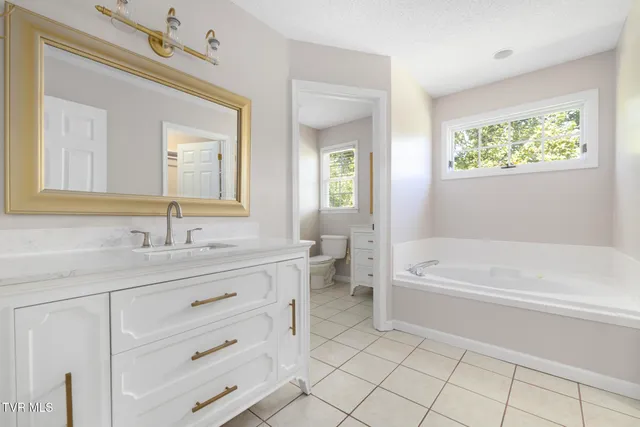 $662,400 | 209 Glen Oaks Drive, Gray, TN 37615