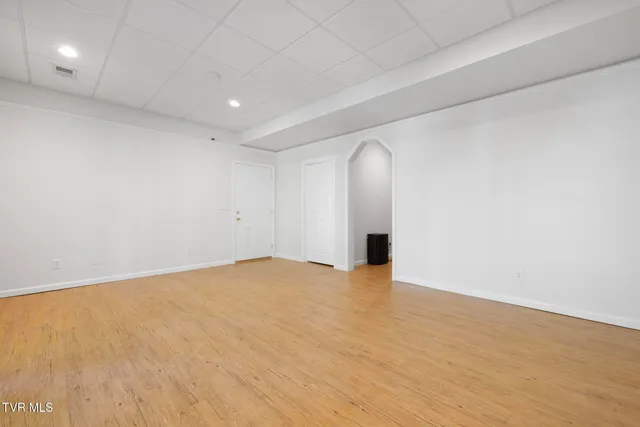 $662,400 | 209 Glen Oaks Drive, Gray, TN 37615