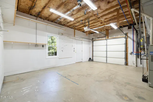 $662,400 | 209 Glen Oaks Drive, Gray, TN 37615