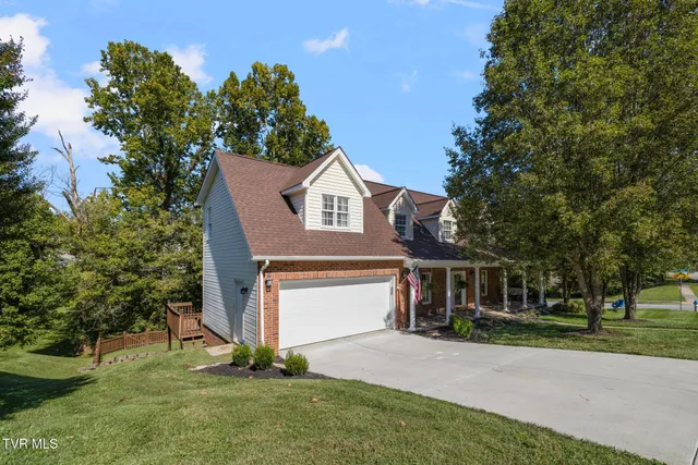 $662,400 | 209 Glen Oaks Drive, Gray, TN 37615