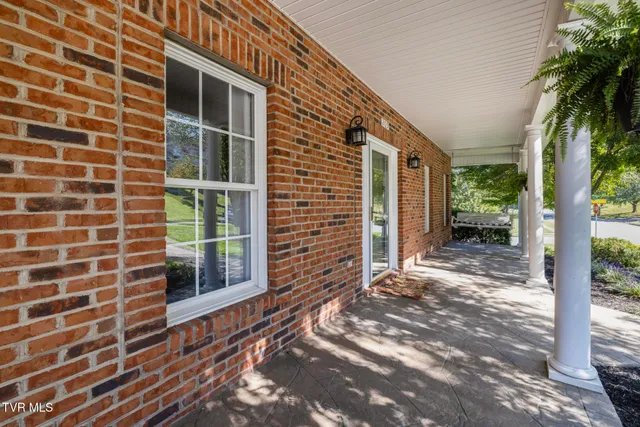 $662,400 | 209 Glen Oaks Drive, Gray, TN 37615