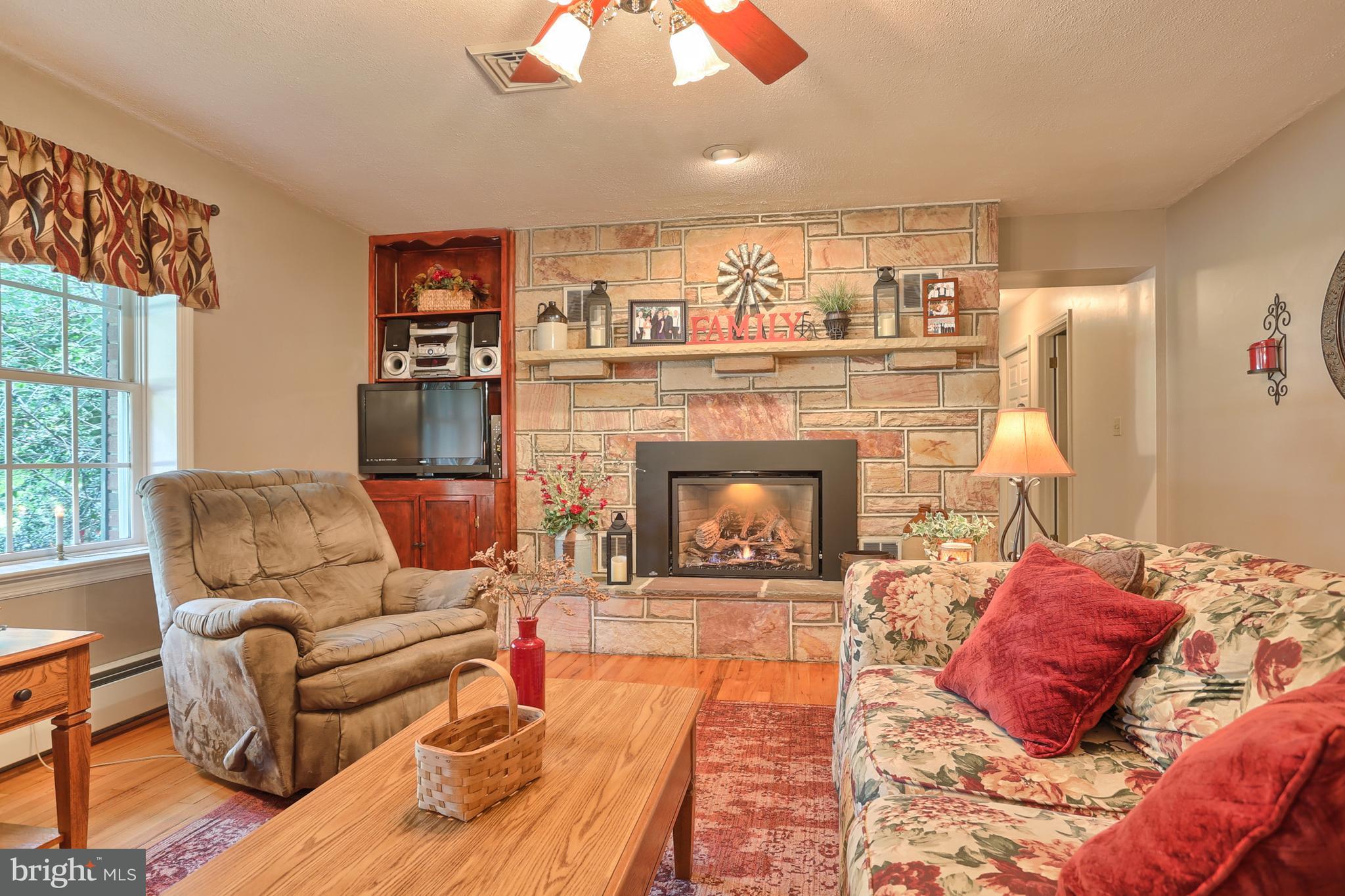 4103 Roundtop Road Elizabethtown, PA 17022 - Photo 4 of 26 Gallery Image 4