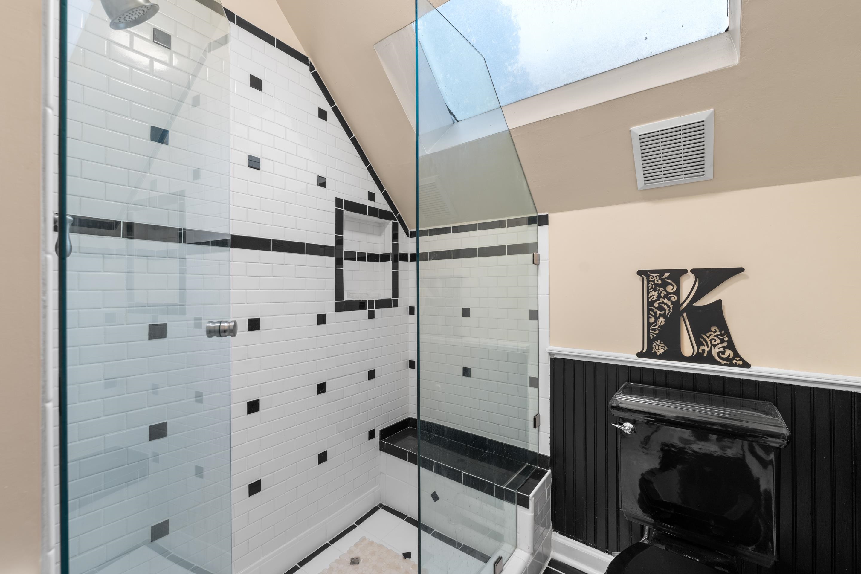 3430 Shea Road Collierville, TN 38017 - Photo 25 of 40 a view of a hallway with washer and dryer