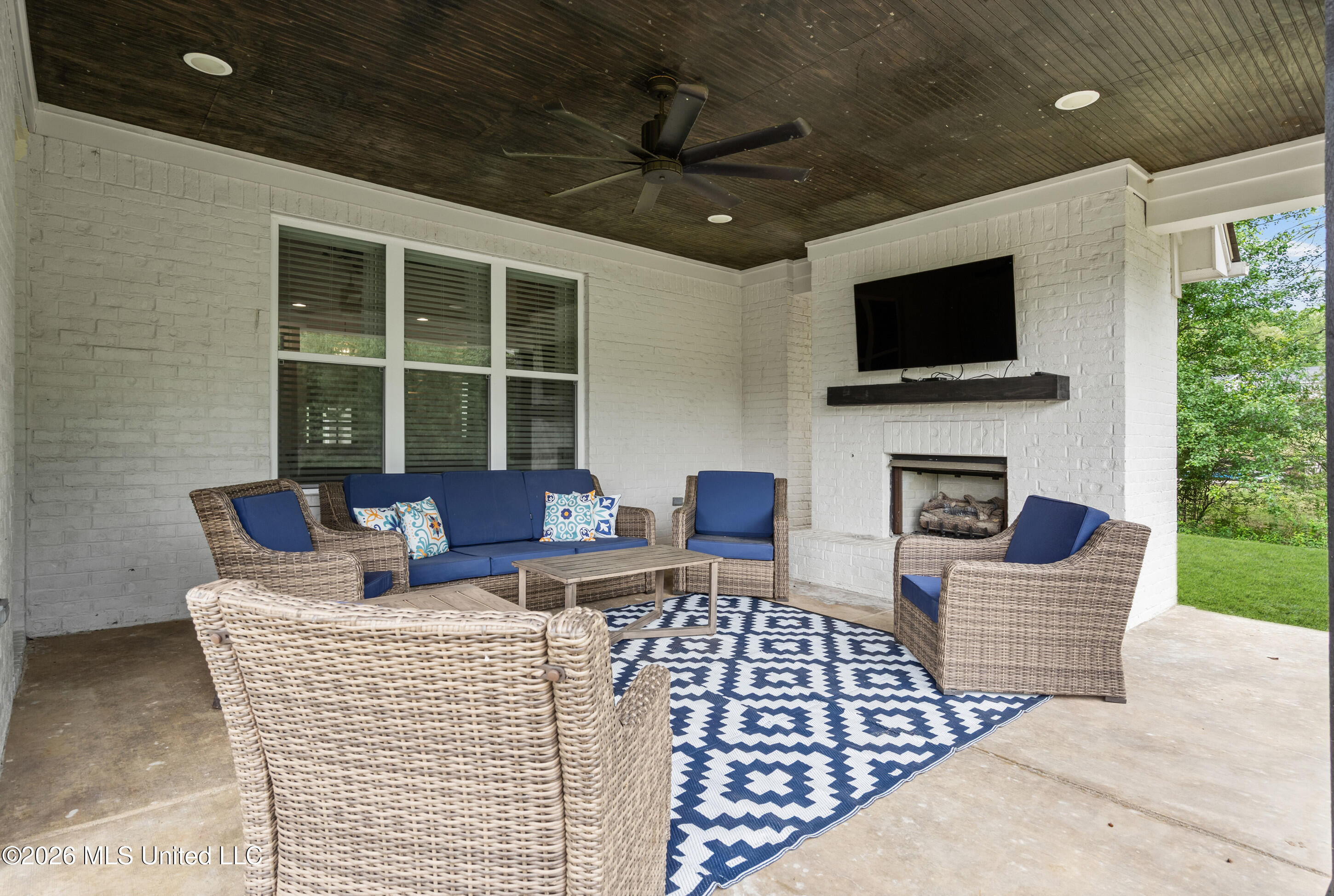 4112 Bright Road Hernando, MS 38632 - Photo 33 of 41 Back patio