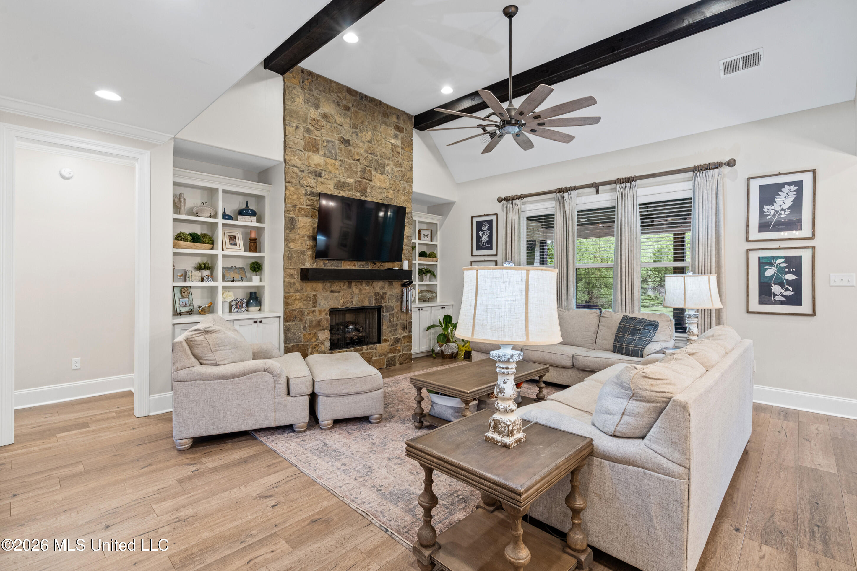 4112 Bright Road Hernando, MS 38632 - Photo 9 of 41 Living Room