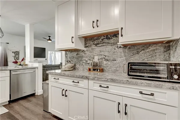 $639,900 | 28102 Bobwhite Circle, Unit 3, Saugus, CA 91350