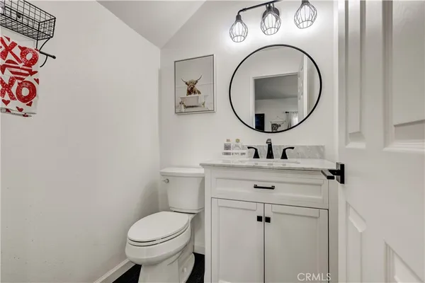 $639,900 | 28102 Bobwhite Circle, Unit 3, Saugus, CA 91350