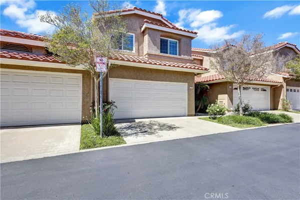 $639,900 | 28102 Bobwhite Circle, Unit 3, Saugus, CA 91350