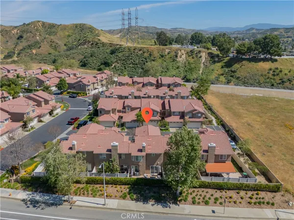$639,900 | 28102 Bobwhite Circle, Unit 3, Saugus, CA 91350