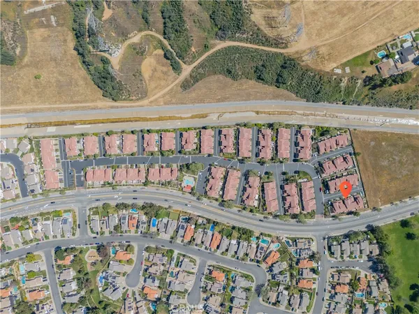 $639,900 | 28102 Bobwhite Circle, Unit 3, Saugus, CA 91350