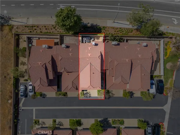 $639,900 | 28102 Bobwhite Circle, Unit 3, Saugus, CA 91350