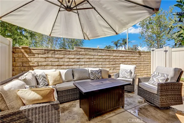 $639,900 | 28102 Bobwhite Circle, Unit 3, Saugus, CA 91350